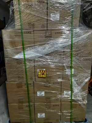 سعر جيد شاشة LCD للسيارات LG 15.4 بوصة مع 1920 * 1200 بكسل و 800 cd / m2 سطوع عالي للاستخدام في الهواء الطلق الانترنت