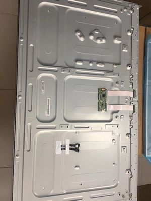 55 بوصة 3840 * 2160 بكسل شاشة LCD عالية الدقة مع 500cd / m2 السطوع للمعارض المهنية